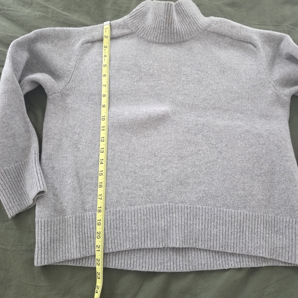 Women's Gray Turtleneck Wool Sweater - Picture 5 of 6